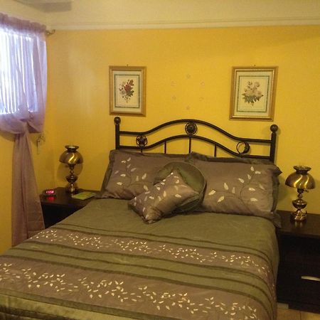 Douces Evasions Bed & Breakfast Saint-Anselme Exterior foto