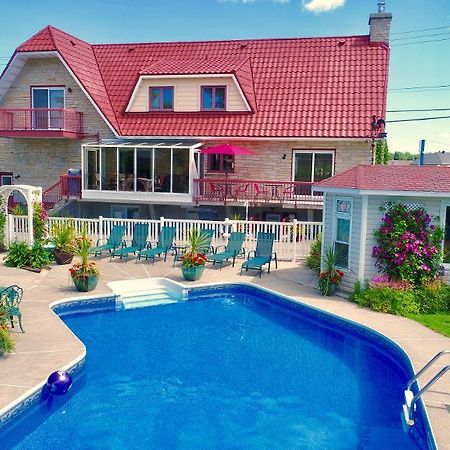 Douces Evasions Bed & Breakfast Saint-Anselme Exterior foto