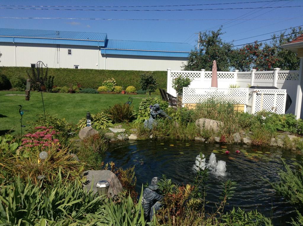 Douces Evasions Bed & Breakfast Saint-Anselme Exterior foto