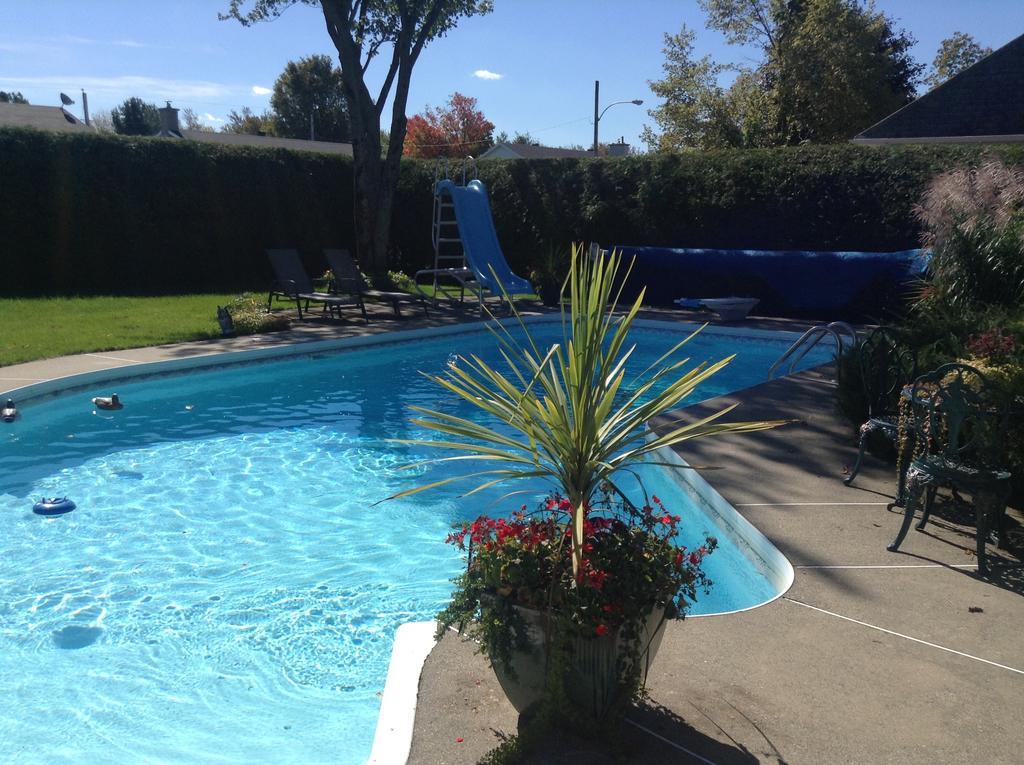 Douces Evasions Bed & Breakfast Saint-Anselme Exterior foto