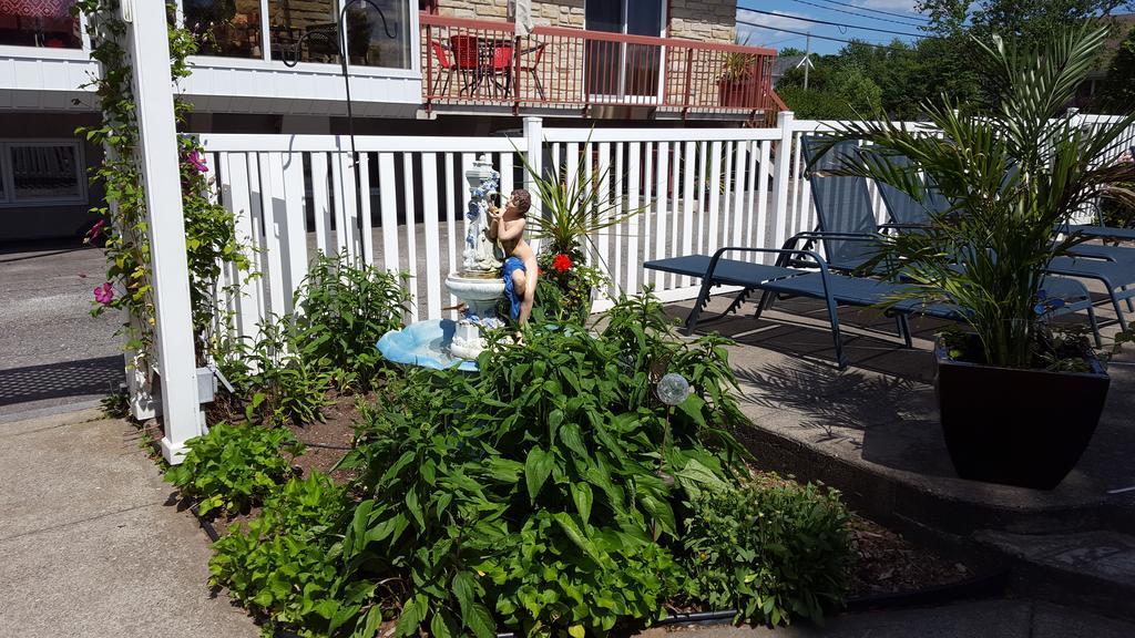 Douces Evasions Bed & Breakfast Saint-Anselme Exterior foto