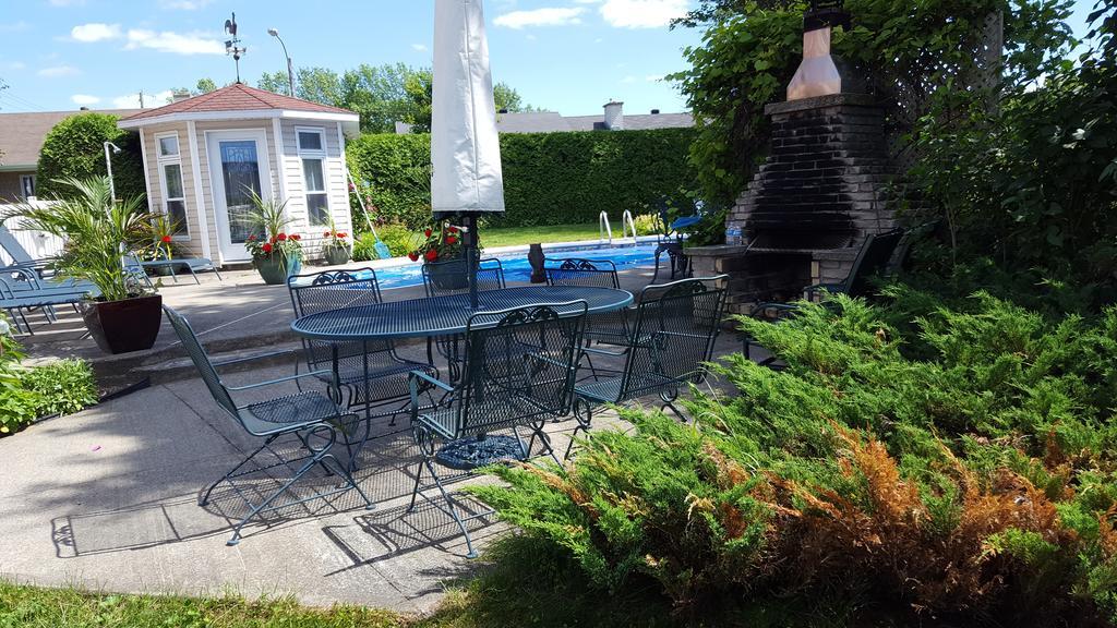 Douces Evasions Bed & Breakfast Saint-Anselme Exterior foto