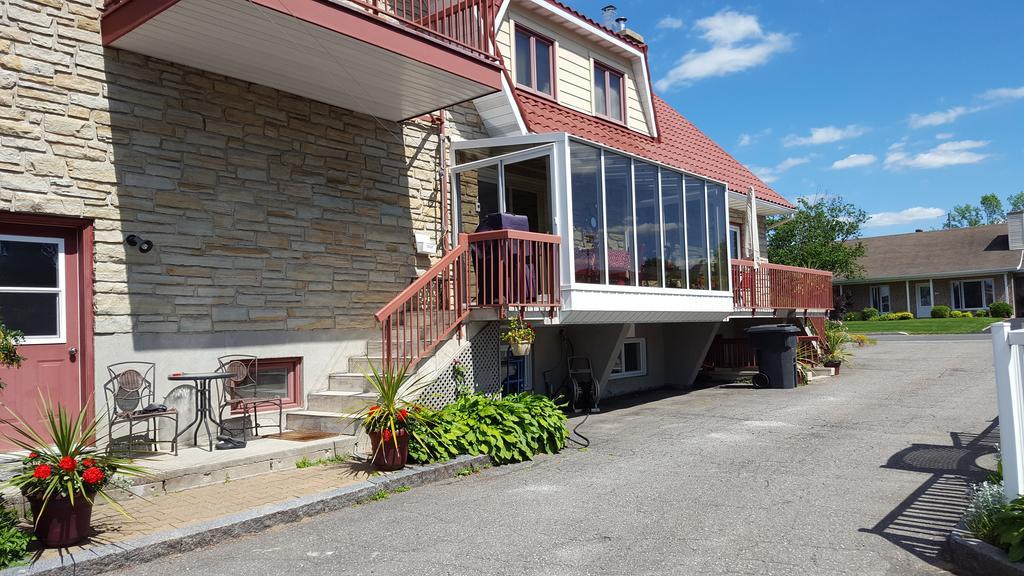 Douces Evasions Bed & Breakfast Saint-Anselme Exterior foto
