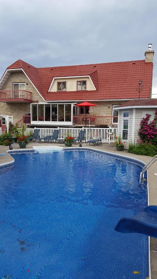 Douces Evasions Bed & Breakfast Saint-Anselme Exterior foto
